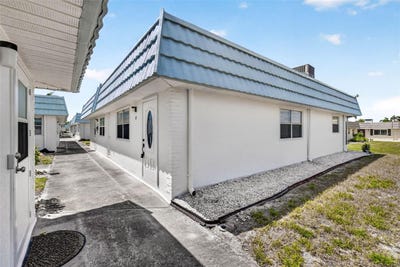 /international/us/1801-bedford-lane-sun-city-center-fl-110106259474/