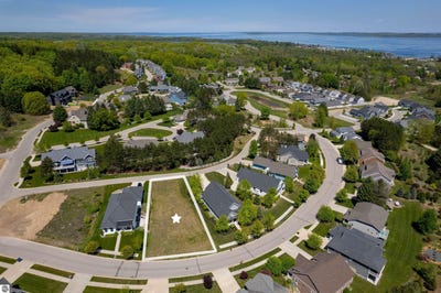 /international/us/10762-shrewbury-street-traverse-city-mi-110100132180/