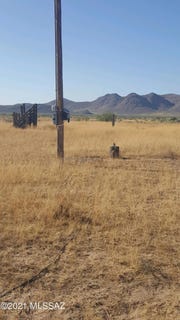 /international/us/564-acres-sulphur-springs-road-willcox-az-110101193308/