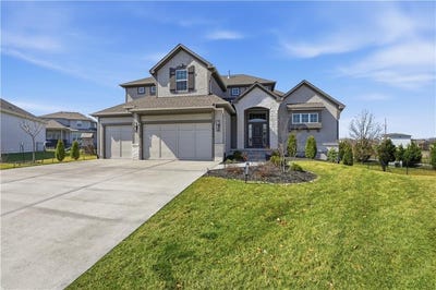 /international/us/18304-monrovia-street-overland-park-ks-110108581585/