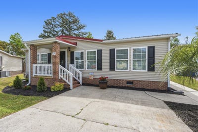 /international/us/124-queens-rd-little-river-sc-110107878541/