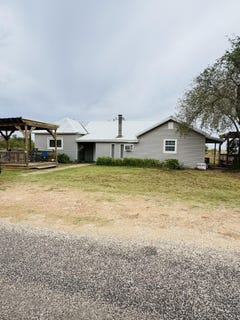 /international/us/472-s-goodall-avenue-jayton-tx-110106144838/