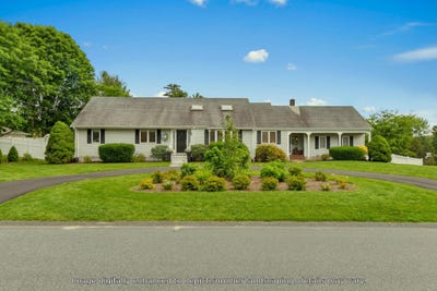 /international/us/7-oxford-drive-cotuit-ma-110106493809/