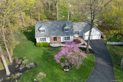 /international/us/11-e-salem-road-fishkill-ny-110107732309/