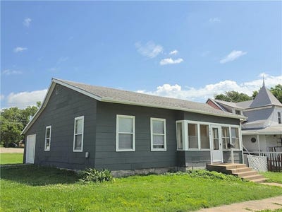 /international/us/103-e-3rd-avenue-garnett-ks-110108680880/