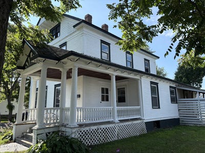 /international/us/1-elm-street-granville-ny-110106669356/