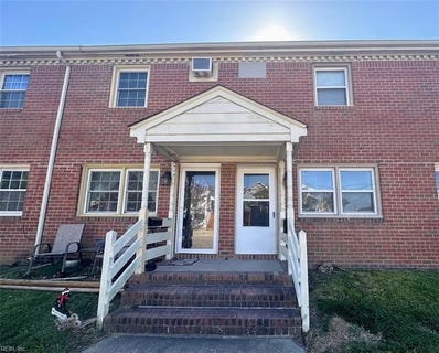 /international/us/2222-arctic-avenue-virginia-beach-va-110108143094/