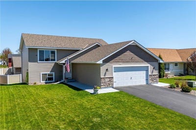/international/us/462-marcella-lane-somerset-wi-110100729702/