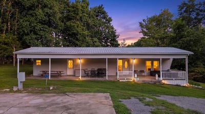 /international/us/1842-highway-1383-russell-springs-ky-110109725297/