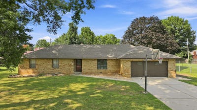 /international/us/109-w-aven-nixa-mo-110120464684/