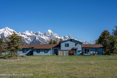 /international/us/600-ponderosa-drive-jackson-wy-110107730767/