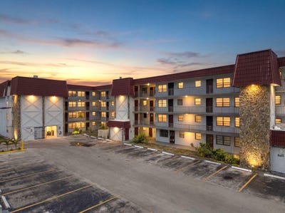 /international/us/1335-w-68th-street-hialeah-fl-110106600553/