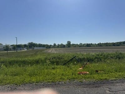 /international/us/7200-b-w-us-highway-12-schwark-road-three-oaks-mi-110108414267/