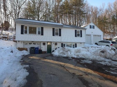 /international/us/40-biscayne-street-leominster-ma-110106617139/