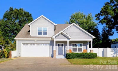 /international/us/19934-walter-henderson-road-cornelius-nc-110106564565/