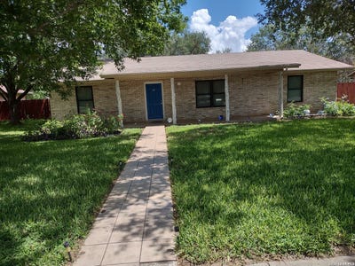 /international/us/137-n-bluebonnet-uvalde-tx-110105868779/