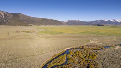 /international/us/16825-hwy-75-stanley-id-110100618448/