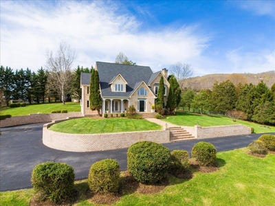 /international/us/855-deercroft-drive-blacksburg-va-110107161211/