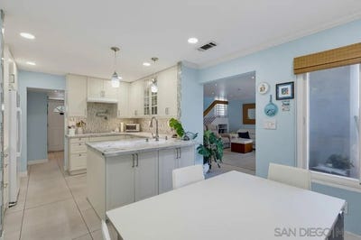 /international/us/2369-caminito-seguro-san-diego-ca-110109978493/