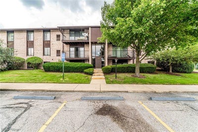 /international/us/16340-heather-lane-middleburg-heights-oh-110109854596/