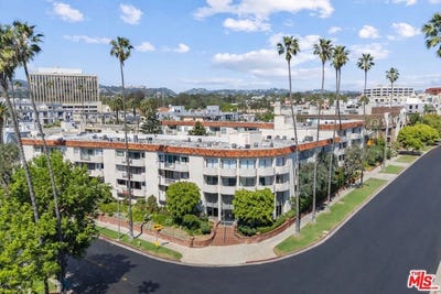 /international/us/11965-gorham-ave-los-angeles-ca-110108544764/