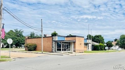 /international/us/202-s-kingshighway-street-sikeston-mo-110102280075/