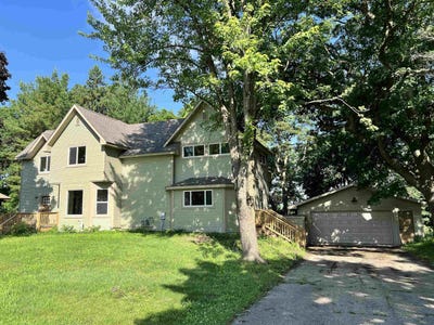 /international/us/1125-elm-street-wisconsin-dells-wi-110101242983/