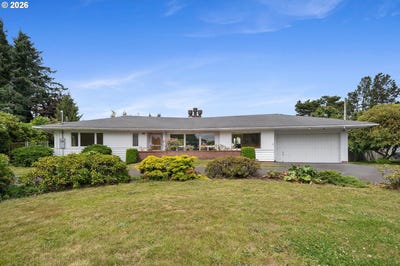 /international/us/2418-1st-st-tillamook-or-110109101713/