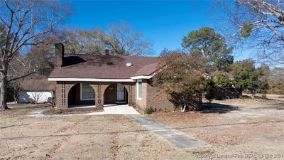 /international/us/3622-lake-forest-road-hope-mills-nc-110096528903/