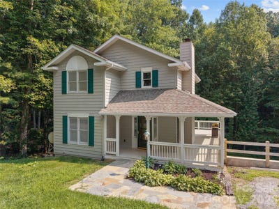 /international/us/218-junaluska-oaks-drive-waynesville-nc-110109620140/