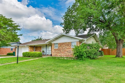 /international/us/1808-college-street-gainesville-tx-110108493692/