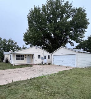 /international/us/901-e-4th-ellsworth-ks-110108615437/