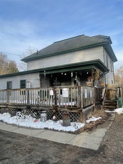 /international/us/28856-county-road-b-lone-rock-wi-110106619659/