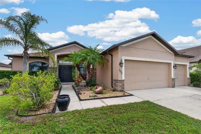 /international/us/302-star-shell-drive-apollo-beach-fl-110120713065/