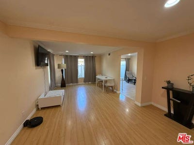 /international/us/12312-runnymede-st-north-hollywood-ca-110108603484/