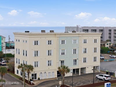 /international/us/103-charlotte-avenue-carolina-beach-nc-110107955460/