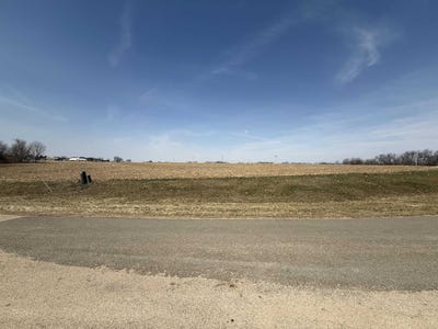 /international/us/5412-n-timber-ridge-road-lena-il-110104823562/