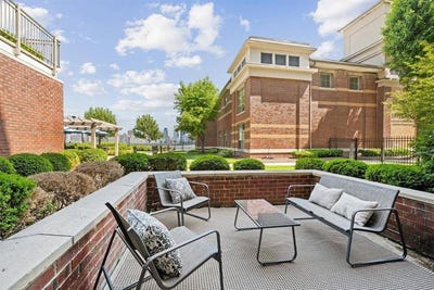 /international/us/24-ave-at-port-imperial-west-new-york-nj-110108356894/