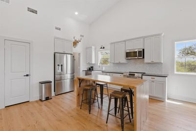 /international/us/3300-county-road-316-breckenridge-tx-110098886555/