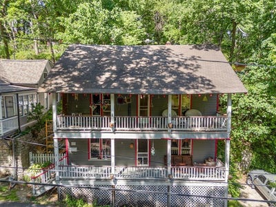 /international/us/13-pine-street-eureka-springs-ar-110107892515/
