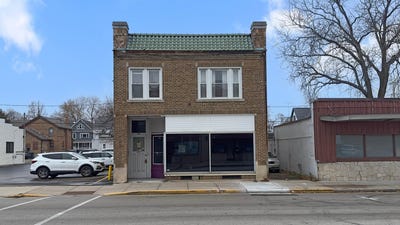 /international/us/246-s-main-street-fond-du-lac-wi-110104825006/