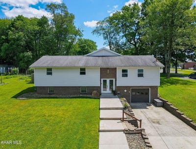 /international/us/1010-powell-avenue-cresson-pa-110109054405/