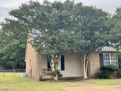 /international/us/3324-moseley-drive-greenville-nc-110108910798/