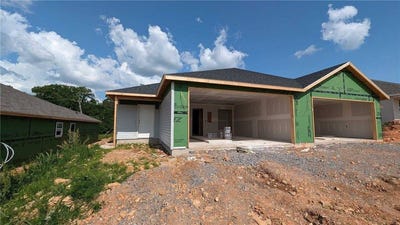 /international/us/6404-6406-kathleen-street-bentonville-ar-110099959082/