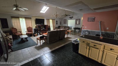 /international/us/9109-betsie-ross-street-moss-point-ms-110120609069/