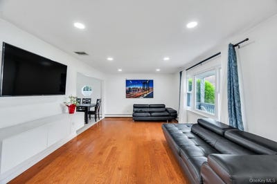/international/us/32-beverly-street-islip-ny-110109027360/