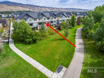 /international/us/3235-e-front-runner-lane-boise-id-110102215322/
