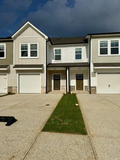 /international/us/2028-se-denmark-avenue-aiken-sc-110098261046/
