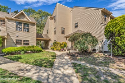 /international/us/125-whispering-oaks-way-jackson-nj-110107995610/