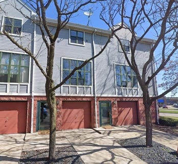 /international/us/4502-west-westchester-west-milwaukee-wi-110102857343/